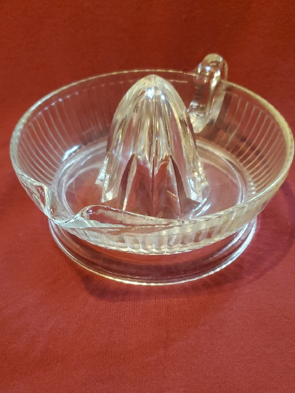 Clear Glass Citrus Juicer with Ribbed Design